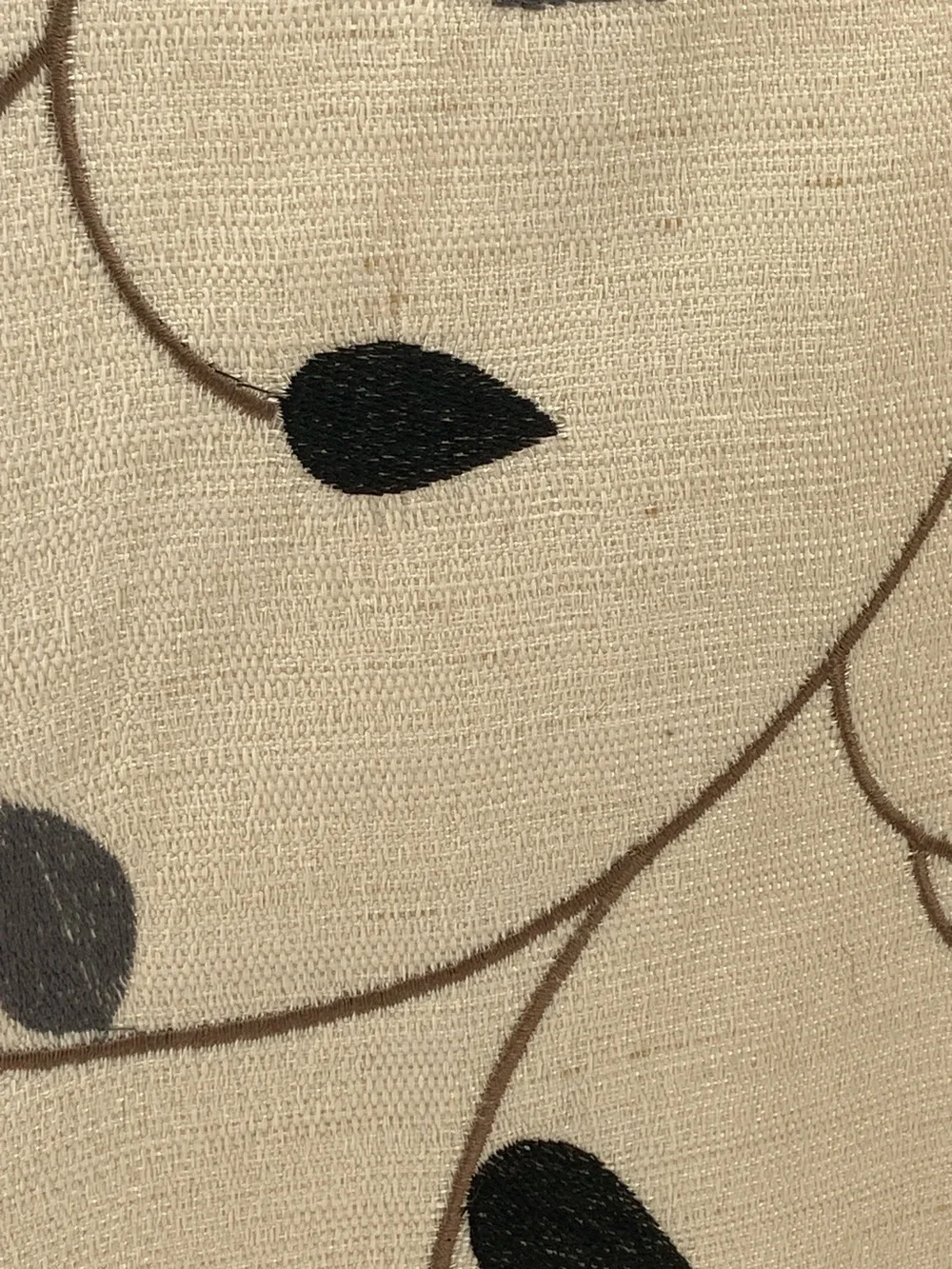 8 Embroirdered Placemants Black Grey Cream 13